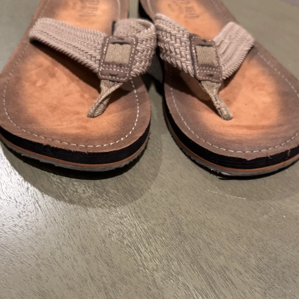 RedHead Men's Tan Braided Sandals (see measurements)